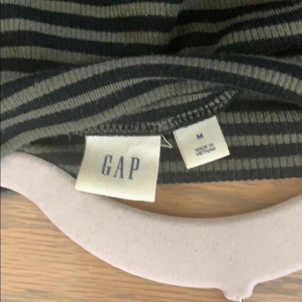 Mock neck ribbed modern green stripe tank. Medium - Picture 3 of 8